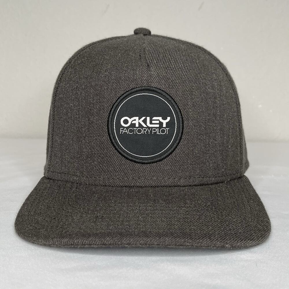 OAKLEY Factory Pilot Gray Circle Logo Trucker Hat One Size Adjustable Strap